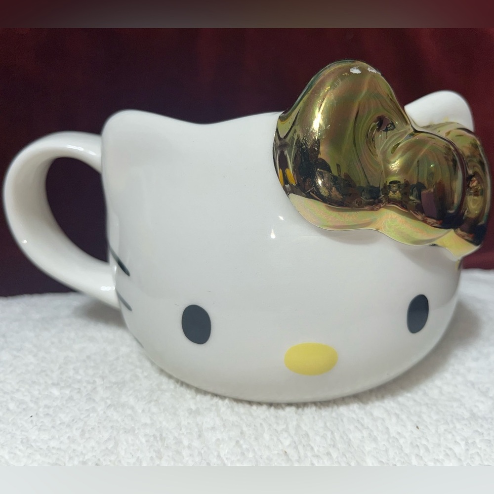 Hello Kitty White & Gold Bow Ceramic Coffee & Tea Mug NEW
